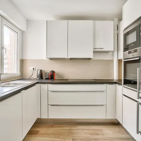 Splendid 1br In Lazare Hoche